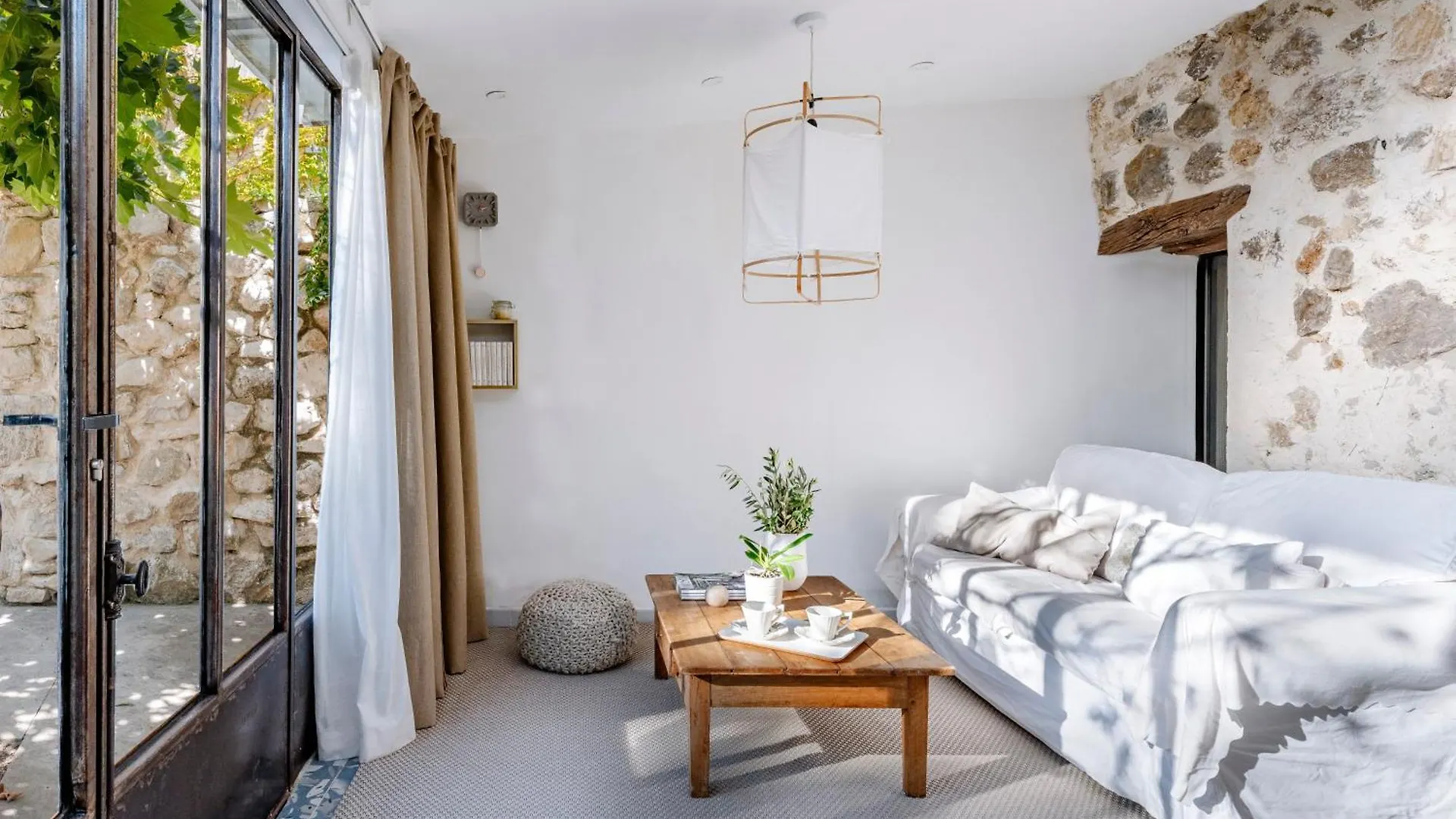 Hotel Bastide Vieux Chêne à Condorcet 4*,  France